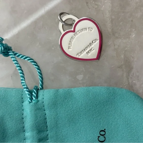 Authentic Tiffany & Co. Large 37mm Silver Heart Charm, pink enamel - Picture 8 of 14